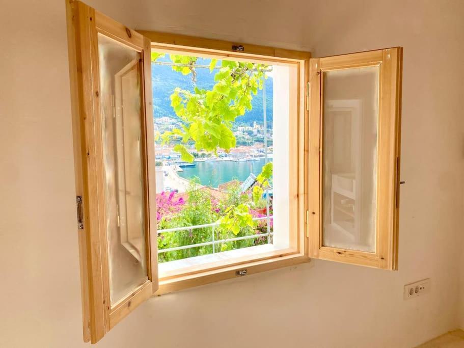 Stylish Vathy Studio With Sea View Екстер'єр фото